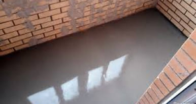 Стяжка пола на балконе